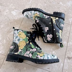 Steve Madden combat boots